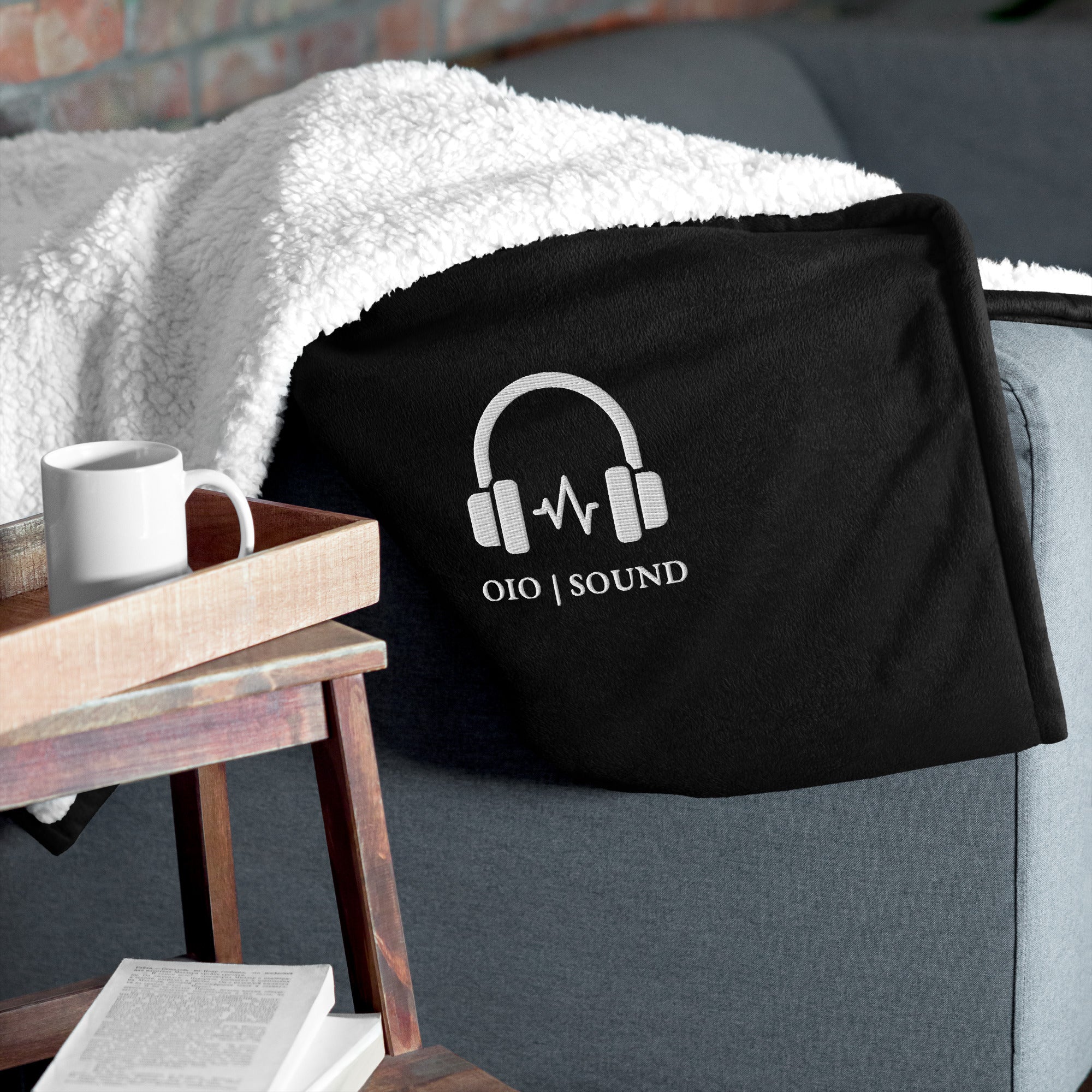 OIO | SOUND PREMIUM SHERPA BLANKET